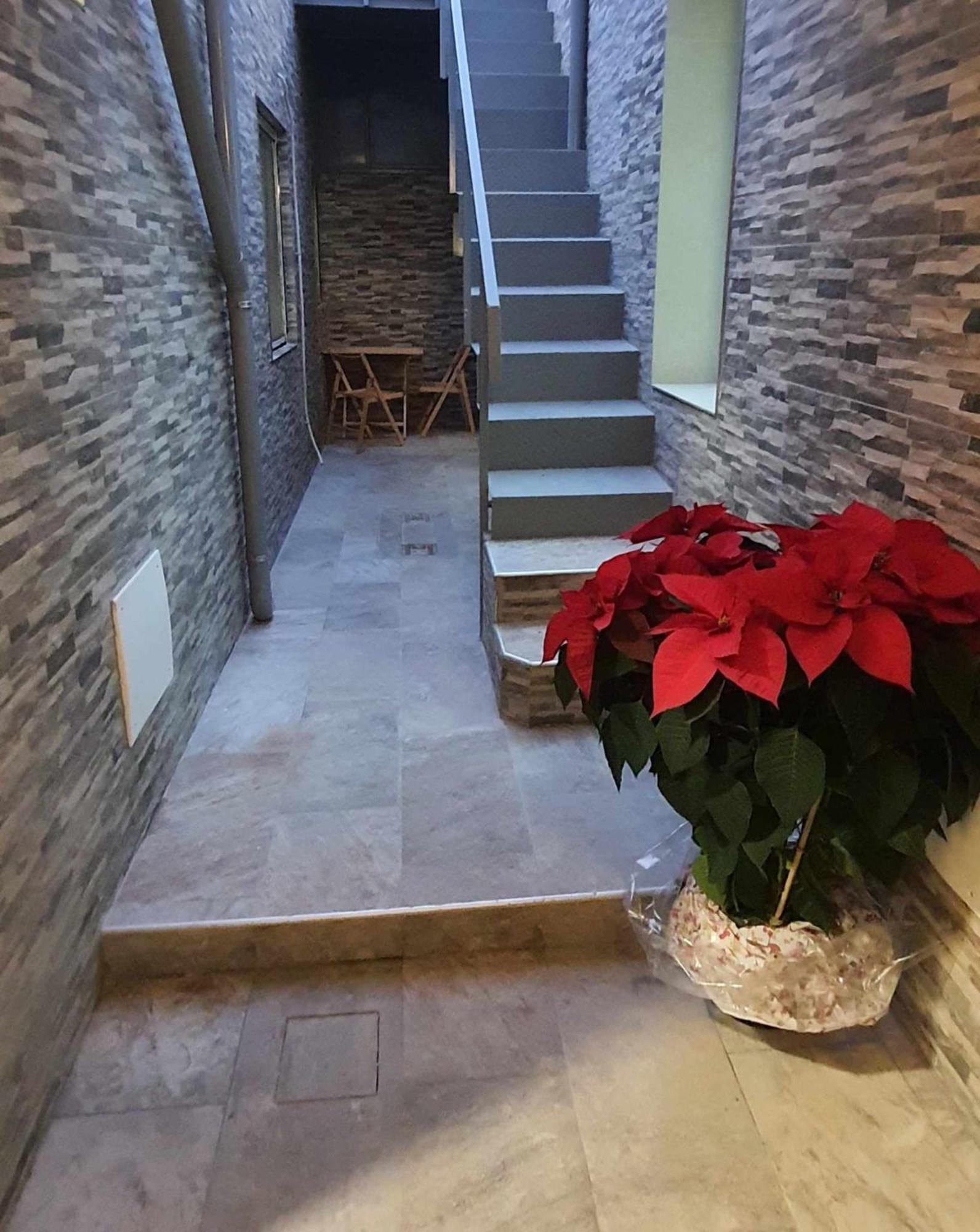 Viktoria Apartment Бари Экстерьер фото